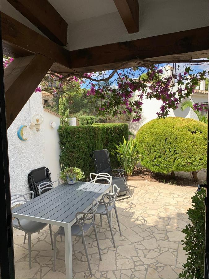 Marquérite Moraira, 5 Minutes From *