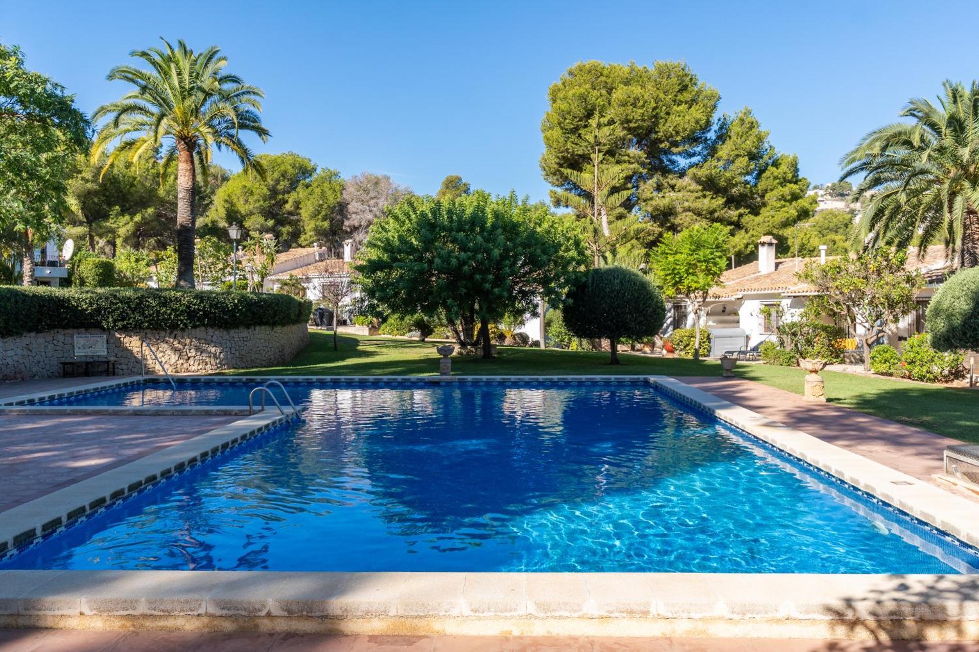 Marquérite Moraira, 5 Minutes From
